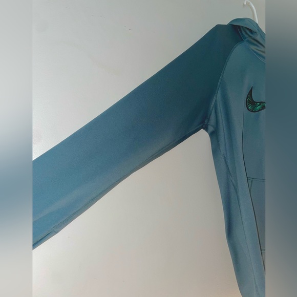 Nike Dri-Fit Hoodie - Picture 4 of 5